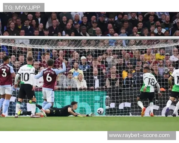 欧联杯惊天逆转里昂6-2巴萨神扑引发争议判罚全场沸腾